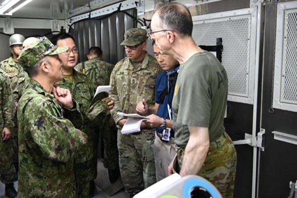 3log_senzo's tweet image. 令和７年度米豪軍との実動訓練（オリエントシールド２５）において、共同衛生訓練終了後、記念撮影を行いました。
#第３後方支援連隊 #OS #OS25 #共同訓練 #日米豪 #DCS #衛生 #medical