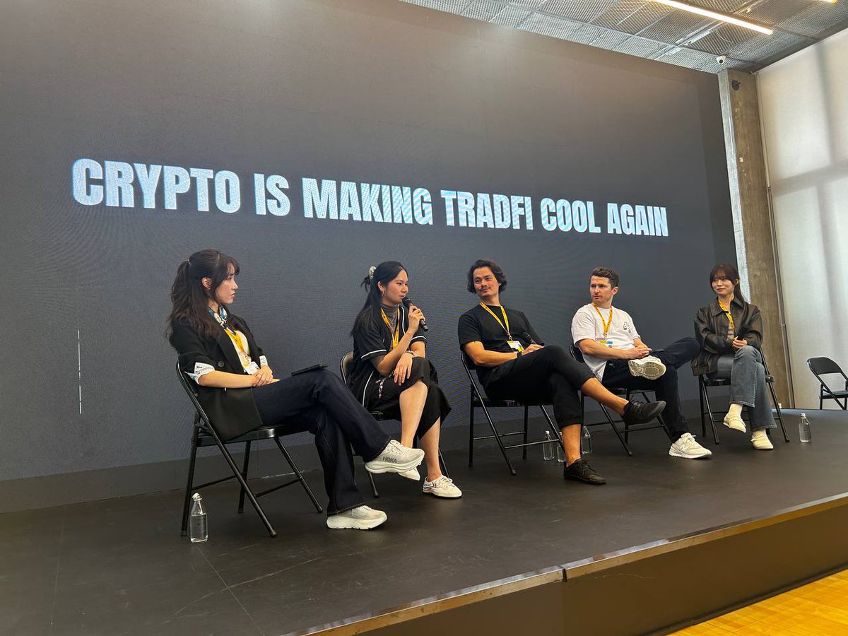 dabblerer_'s tweet image. TradFi me 3 years ago would have been skeptical of this panel topic 

Very humbled to join @0xsana__ @jamesrichardfry @TomdBTC and @Gem3a to chat  marketing and the increasing convergence of tradfi x crypto 

Thanks @myosin_xyz @StellarOrg @NFTMami for organizing!