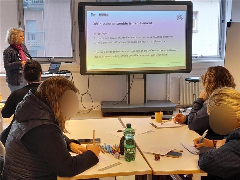 👥✨ 1ʳᵉ journée de formation à l’atelier Canopé 45, proposée par la DRAJES :
 « Harcèlement entre jeunes : comprendre, prévenir, agir »
👉 Définitions, typologie des violences, expérimentation d’outils au programme !
<a href="/DrajesCentreVDL/">Drajes CVL</a>