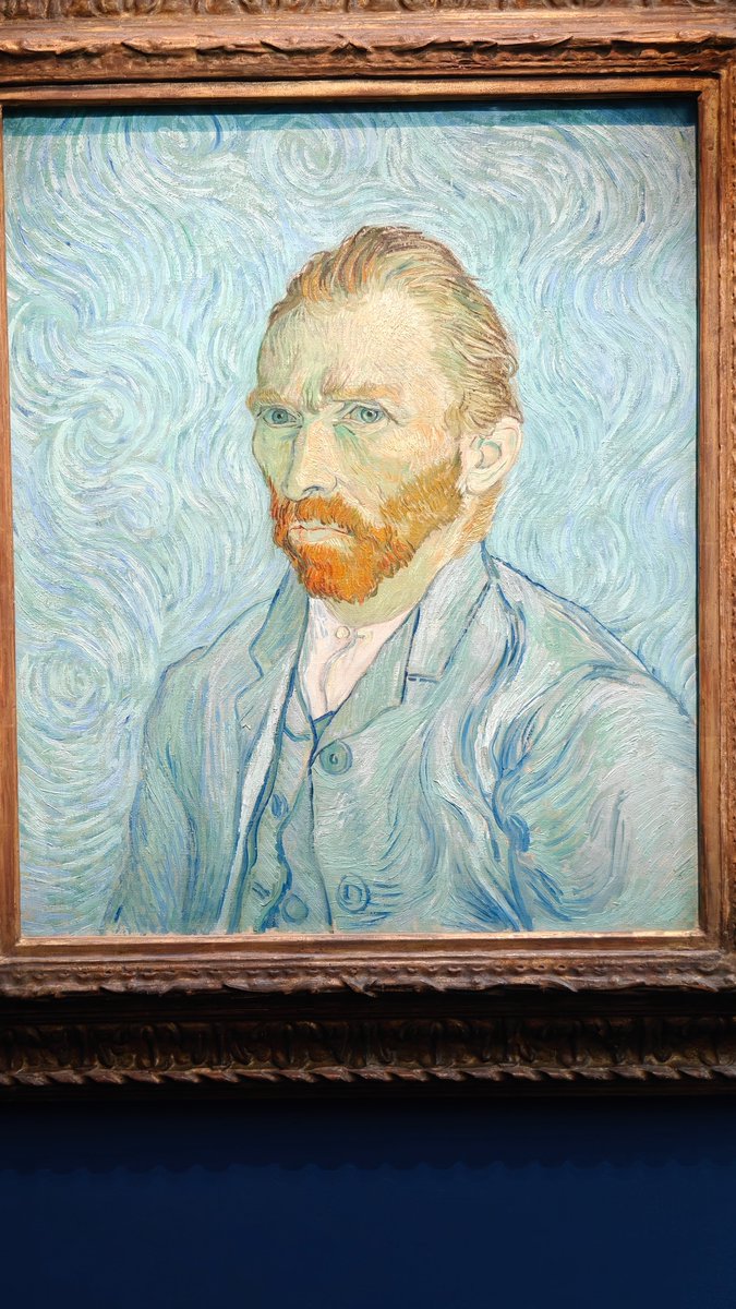 パリのオルセー美術館。ヴァン・ゴッホや「考える人」を見て思った。なんで名画は憂鬱な表情が多いんだろう？
僕も人物を撮るとき、寂しげな表情に引かれるけど。でも、笑顔に隠れた悲しみや強さを描いた作品にも触れてみたい。そんな表情を捉えるのは、ドキュメンタリーを撮っていても難しいから。