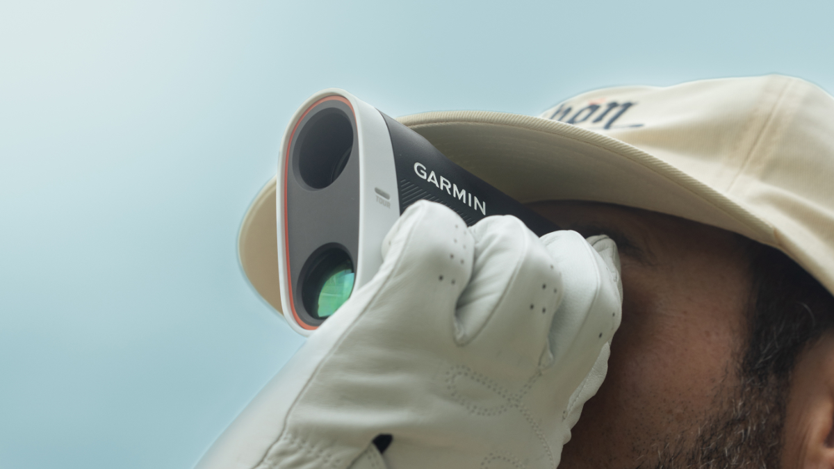 With the Z30 Rangefinder you can get accurate distances to the front middle and back of the green, which will sync with a compatible Garmin Golf watch 😍
