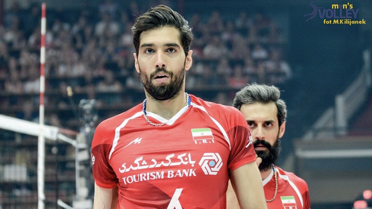 rexvolley's tweet photo. درحالى كه نقطه ضعفمون يه دفاع وسط بود چرا موسوى رو نيووردين😑 https://t.co/Cyr8u2tAxA