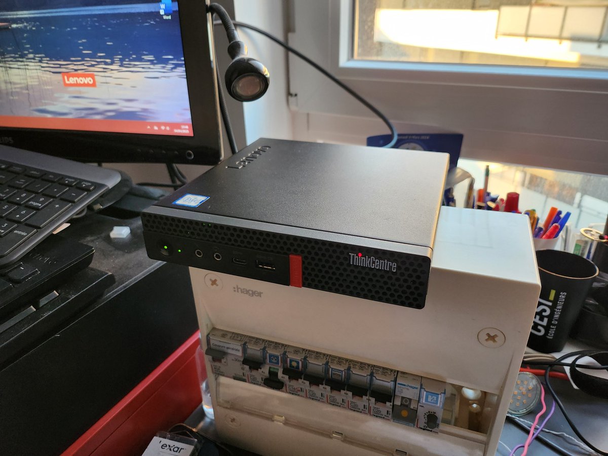 roge_jules's tweet image. Yes, it's a #ThinkCentre on an electrical panel. Such a good PC deserves good electrical protection.
#ThinkPadThursday #LenovoIN @Lenovo @lenovofr