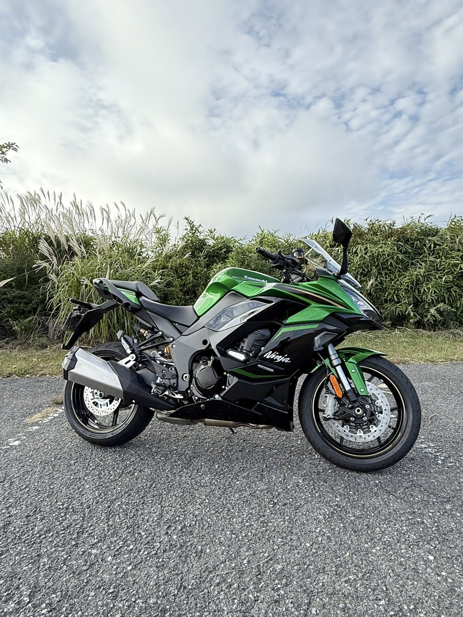Navyninja1000sx's tweet image. Ninja1100SX SE 納車しました🎊✨
新しい相棒と一緒に色々旅しようと思います🏍️
#kawasaki #ninja1100sxse #ninja #バイク　#ツーリング