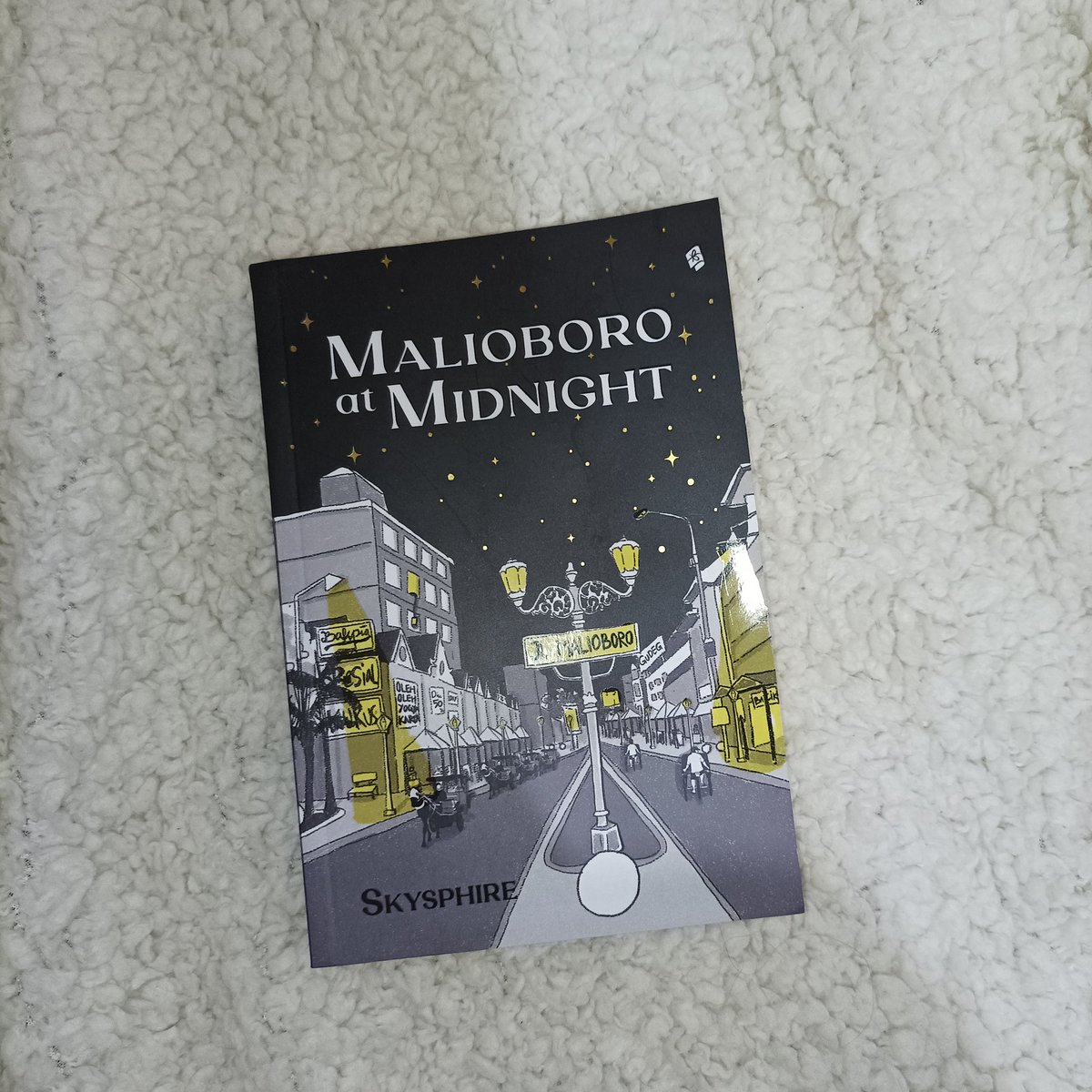 constefleur's tweet photo. wts / want to sell novel adaptasi au

🪷 cornerstone (hc) 70k
🪷 eknath (hc) 65k
🪷 the camarro (sc) 45k
🪷 malioboro at midnight (sc) 45k
🪷 lotus in the mud (hc) 90k https://t.co/o1a7sS4sQj