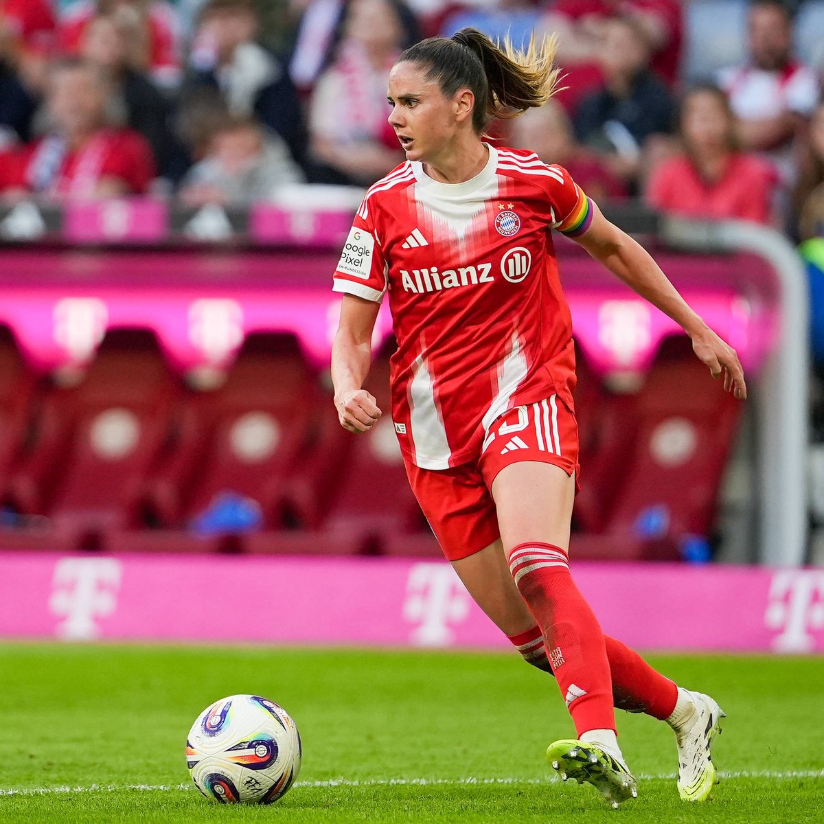 FC Bayern Frauen tweet media