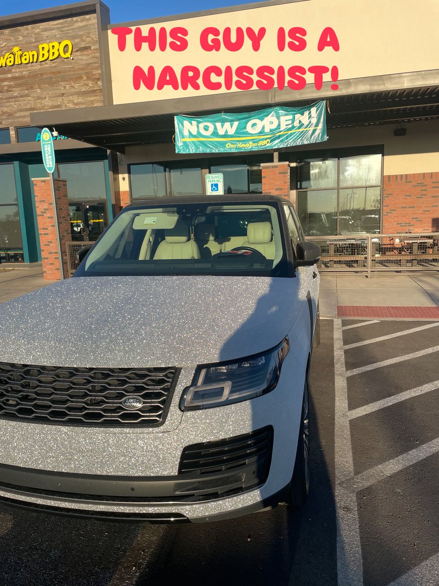 StarWarsFansFo2's tweet photo. I didn’t know if you had bling 🤑 and diamonds 💎, you can park wherever you want and be ABOVE the law. No tag, not on his plate, he parks in the handicapped spot! What a Narcissist! #narcissist #diamonds #bling #handicapped https://t.co/uYc0ltyUAn