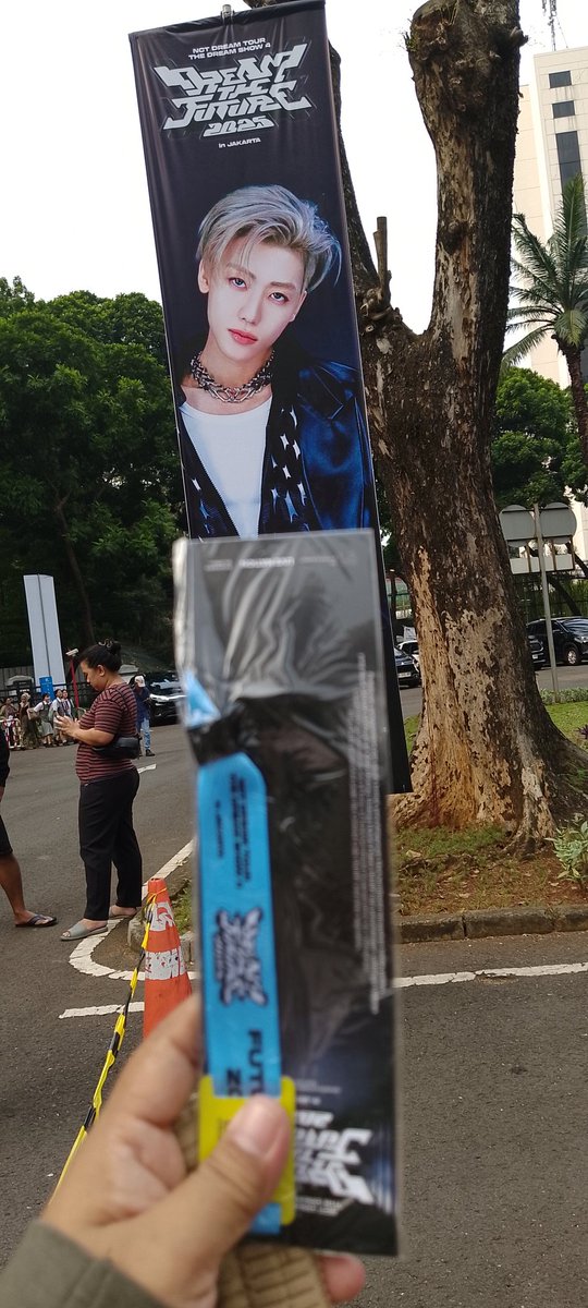 whya88's tweet photo. WTS TDS4 JAKARTA FUTUREZONE DAY 1

FULL COD 

Minat DM

#wts #wtb #tds4injakarta https://t.co/cjxjjO5Nn3