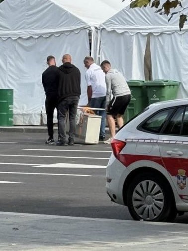 unose TA peći u Ćacilend..cisto da vas obavestim da ćemo i struju da i plaćamo