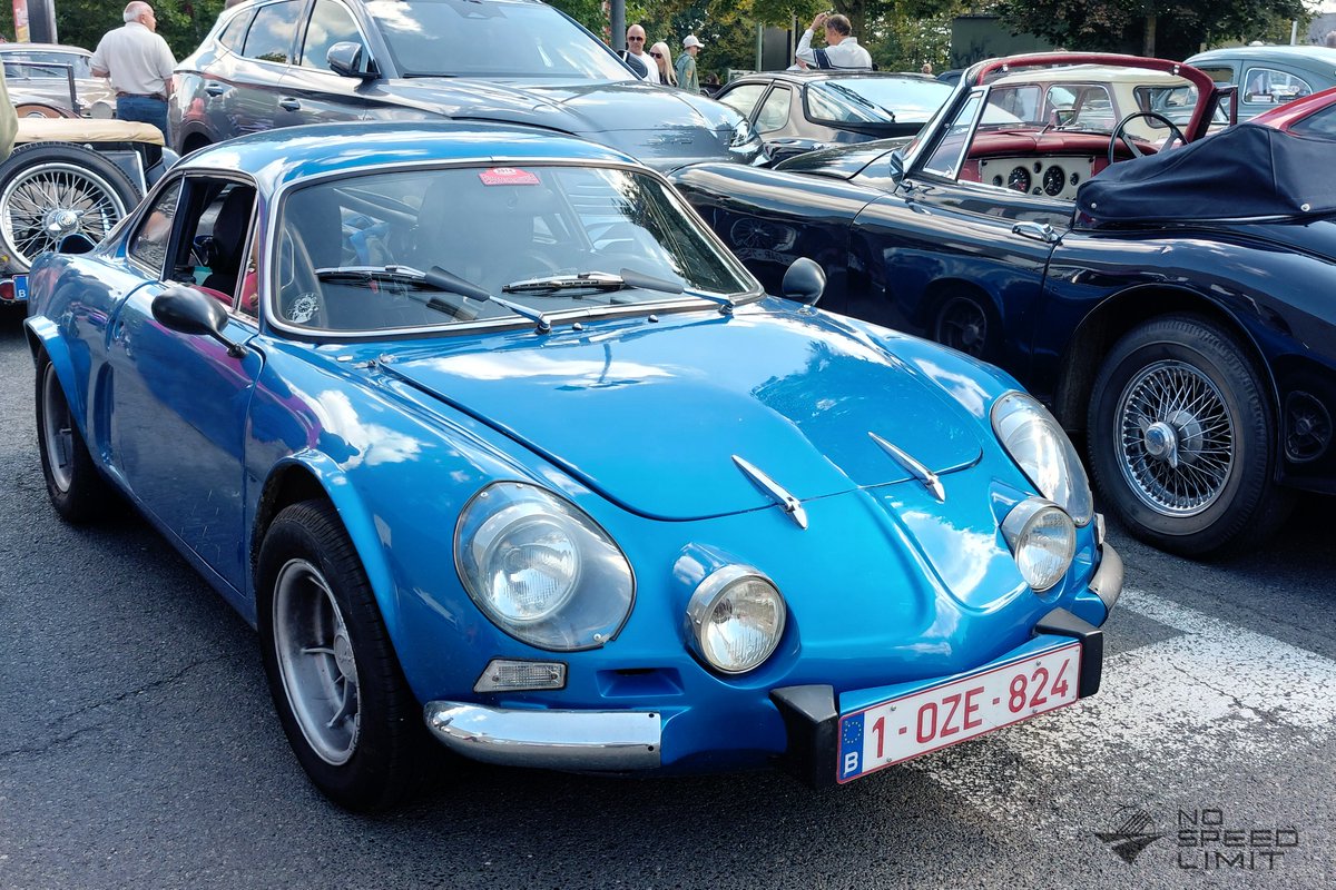 NoSpeedLimit_it's tweet image. 🇫🇷 Alpine A110 — Where Legends Begin 🏔️
Timeless curves. Featherweight agility. Born in the Alps, raised on the racetrack.
Every corner whispers history. Every rev sings freedom.
#AlpineA110 #RallyLegend #LightIsRight #VintageVibes #DrivingPassion
