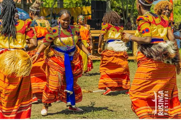 MyPhotoKenya's tweet image. Throwback to the Rusinga Festival, Rusinga Island, a place where Abasuba culture unfolds in every frame. Vibrant colors, rhythmic dances, traditional music, art &amp;amp; food, all echo deep heritage, strong stories and beautiful souls.

PHOTO: @RusingaFestival