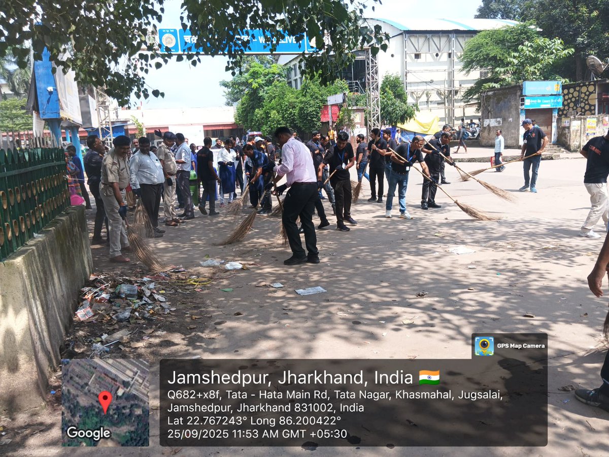 CSIR_NML's tweet image. As part of the Swachhata Hi Seva-2025 campaign, CSIR-NML participated in the cleanliness drive at Tatanagar Railway Stn on Sept 25, 2025. This initiative, aimed at promoting a cleaner & greener India, was conducted in close collaboration with the Railway authorities. @CSIR_IND