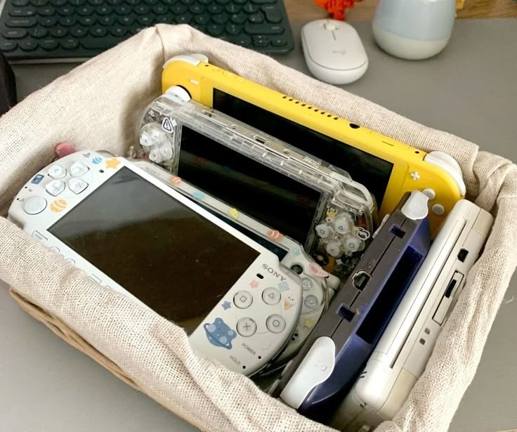#xikers as videogame consoles ⋆⁺₊🎮✩°｡

a thread &gt;ᴗ&lt;🧵