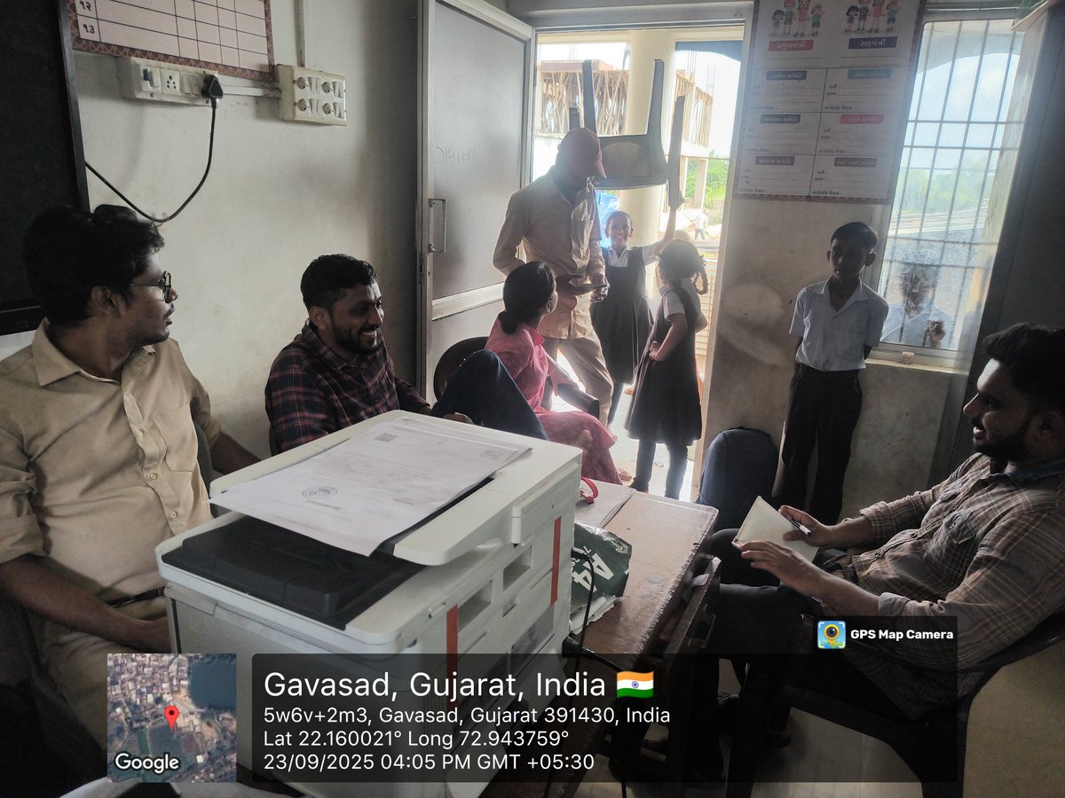 UIDAIMumbai's tweet image. Mission mode MBU camp has been organised by India Post in Gavasad Primary School, Taluka- Padra, Dist.- Vadodara, Gujarat on 23.09.2025 for covering the pendency of #MBU1 and #MBU2 . @UIDAI @GoI_MeitY @CollectorVad @EduMinOfGujarat @IndiaPostOffice @IPPBOnline  #MBU