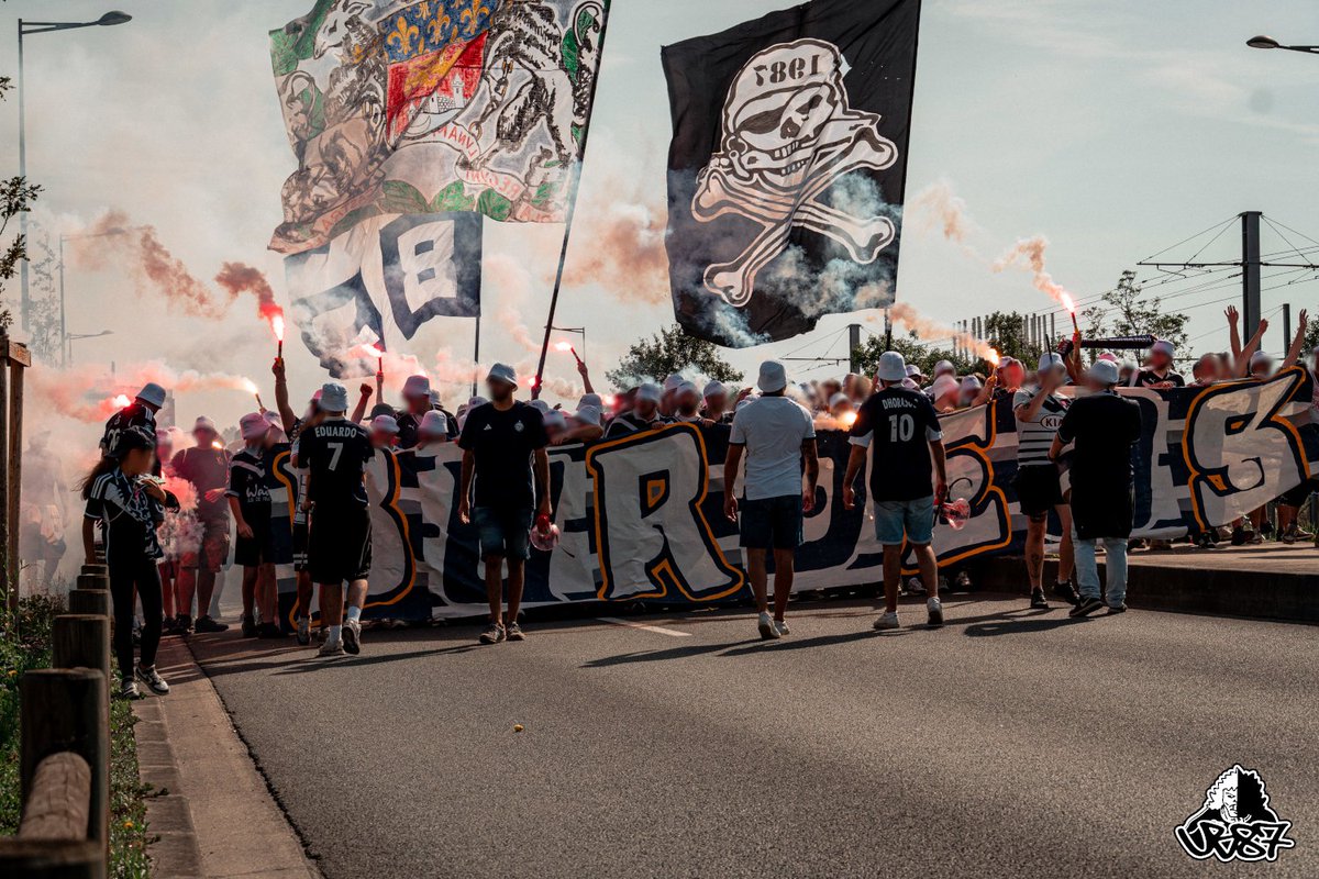 UltrasMadeinFR's tweet image. ⚽️ Bordeaux - Angoulême (N2)
📢 Ambiance argentine du côté des Ultramarines !
📆 Samedi 20 septembre 2025
📸 @ub87officiel