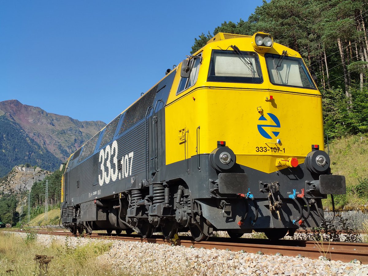AAFMadrid's tweet image. 🛎️🔜 Este sábado, nuestra 333-107 remolcará el #trenazul de @azaft_org entre Zaragoza y Canfranc, ¡os esperamos!

ℹ️ Si queréis más información del viaje del “Canfranero”, consultad su web: trenazul.es/verviaje.php?i…

#trenhistorico #ñiñiñiñi #elcanfranero