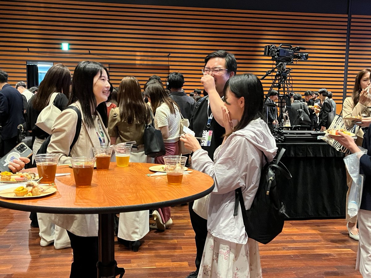 ＼ #FUZE2025 開催中！／

最後のコンテンツは「After Party」🍸️

参加者のみなさまに、
軽食やドリンクをお楽しみいただきながら、
自由に交流いただけるお時間です✨️