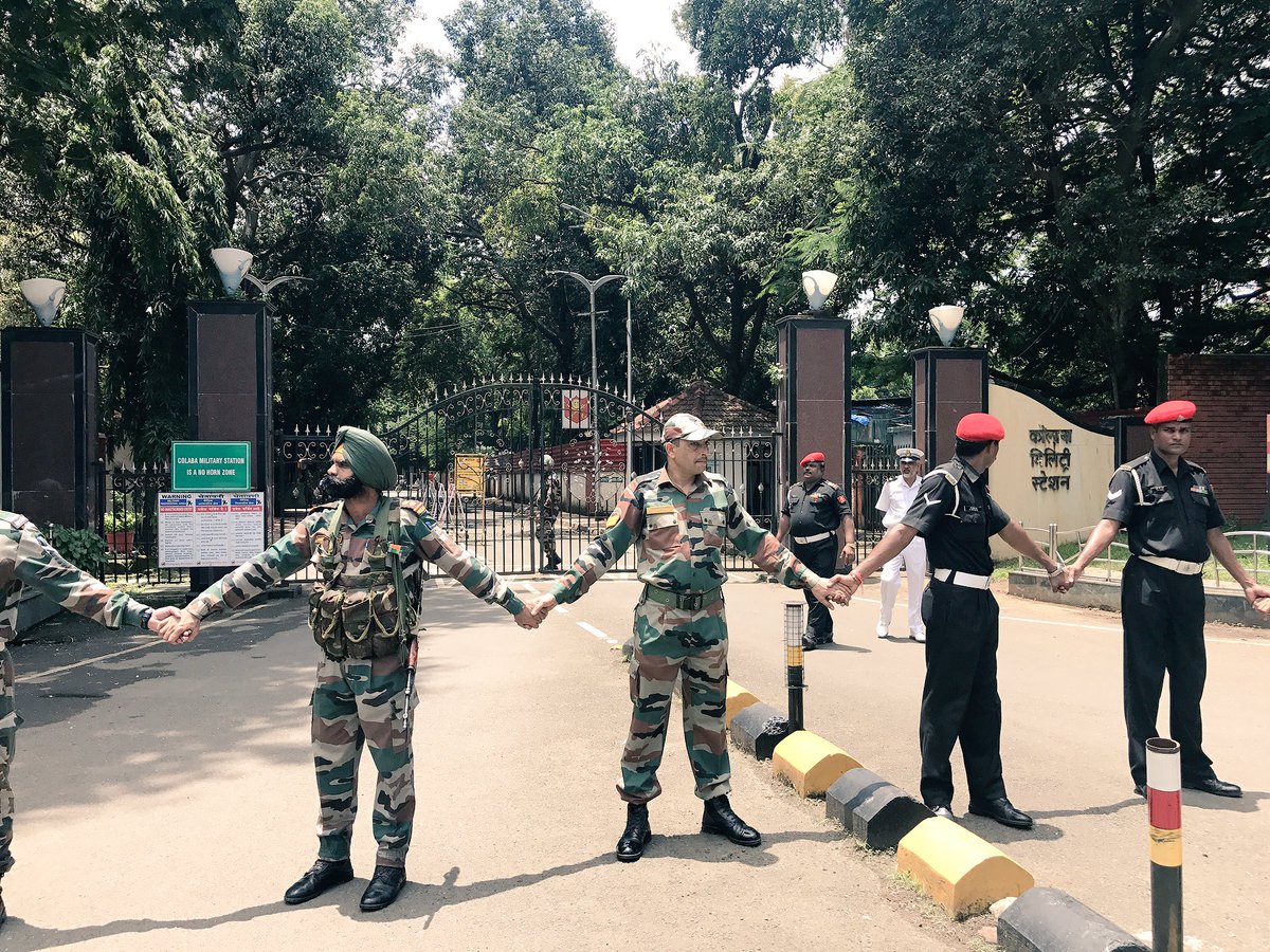 આતંકી તરીકે પ્રતાડીત કરાયાના 17 વર્ષ બાદ માન,સમ્માન સાથે સેનાનું પદ પાછું સોંપાયું.

લેફ્ટ.કર્નલ પુરોહિતની બે દશકની લડાઈ તમને ધ્રુજાવી દેશે.

લગભગ બે દશકની લડાઈ એ સરળ નહોતી, જોકે સેનામાં કઠણ મનોબળની ટ્રેનિંગ આ સમયગાળામાં ખૂબ કામ આવી. પરિવાર તૂટી ગયો હતો પરંતુ લેફ્ટ.કર્નલ પ્રસાદ