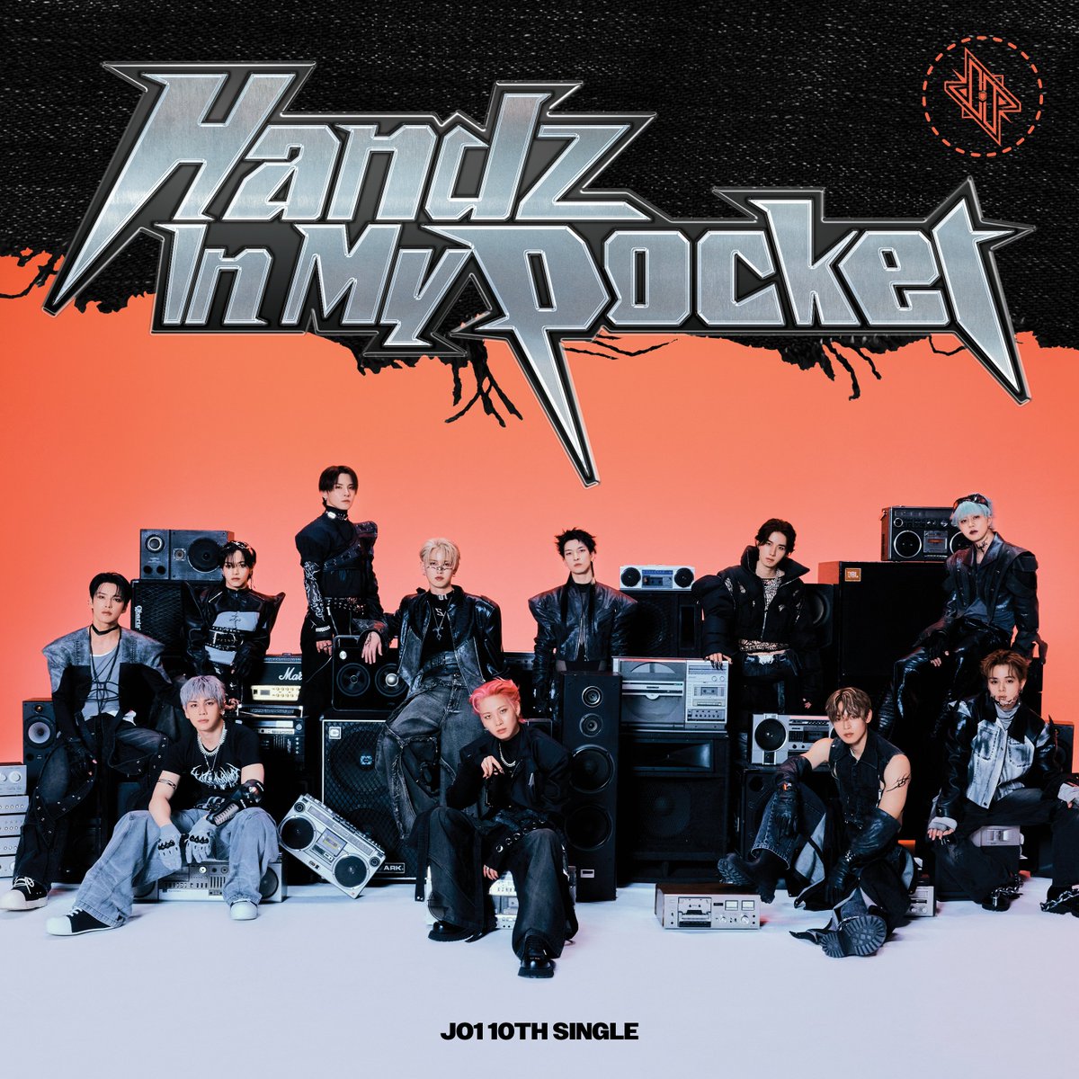 TOWER_Online's tweet photo. 「J-POPシングル ウィークリーTOP30」発表、JO1『Handz In My Pocket』が予約1位を獲得！

https://t.co/TyFBUzvbW7

#JO1
#HandzInMyPocket
#タワレコオンラインニュース https://t.co/wzNBwdH0EE