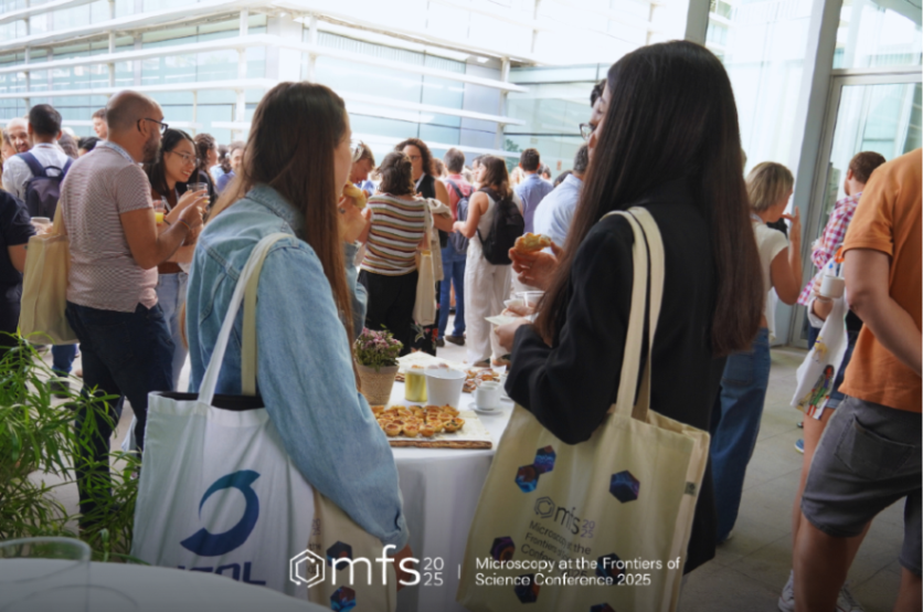 MFS_2025's tweet photo. ☕Breaks at #MFS25 gathers attendees after sessions!

👉Discussing atomic-scale imaging, TEM/STEM, batteries, perovskites &amp; sustainable energy, researchers exchange ideas &amp; foster collaborations

Let's continue shaping the future of microscopy together!

🔗https://t.co/KBvg4Q0mdd https://t.co/dwzGwAU6uN