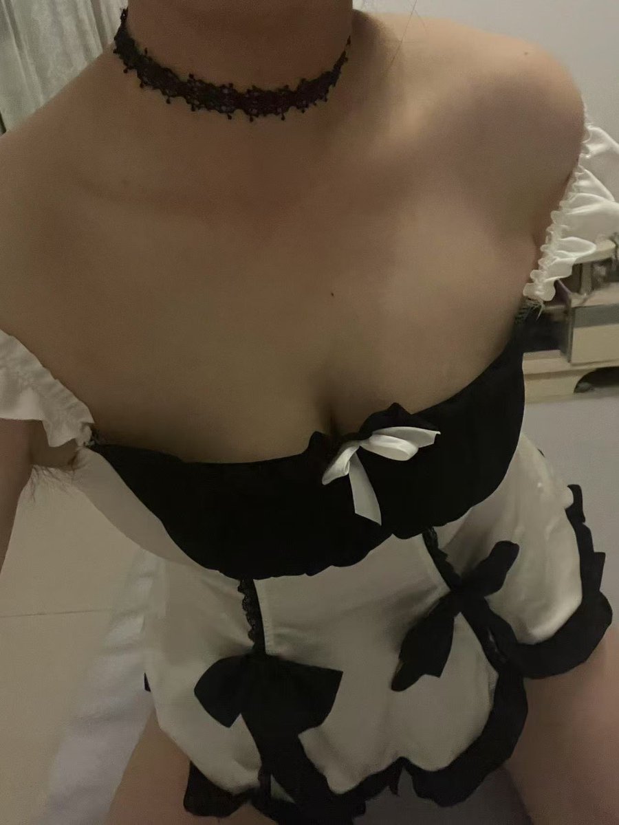 liuliu548548's tweet photo. 晚上还是有点冷🥶 https://t.co/4ucnbiqKYn