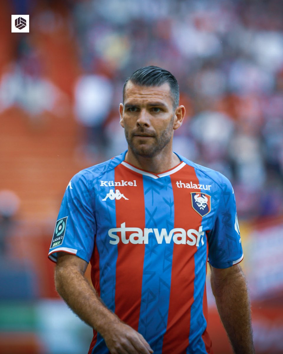 🚨 𝗨𝗡 𝗔𝗡𝗖𝗜𝗘𝗡 𝗝𝗢𝗨𝗘𝗨𝗥 𝗗𝗘 𝗟𝗜𝗚𝗨𝗘 𝟭 𝗔𝗖𝗖𝗨𝗦𝗘́ 𝗗'𝗘𝗦𝗖𝗥𝗢𝗤𝗨𝗘𝗥𝗜𝗘 ! 😱

Yoann Court, passé par le SM Caen, le Stade Brestois ou encore l'ESTAC Troyes, écume les réseaux sociaux pour vendre des maillots à des collectionneurs.

"Bonjour, je suis