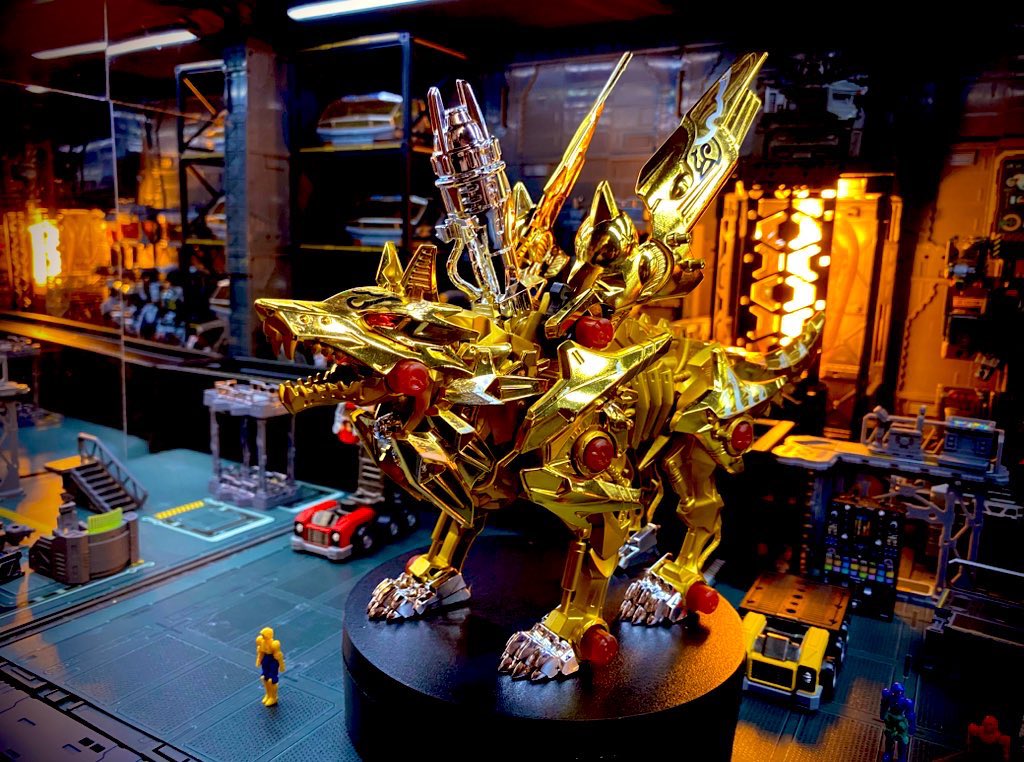 ハンターウルフ牙狼！魔戒録の会場で先行予約受付だそうです。隊員の