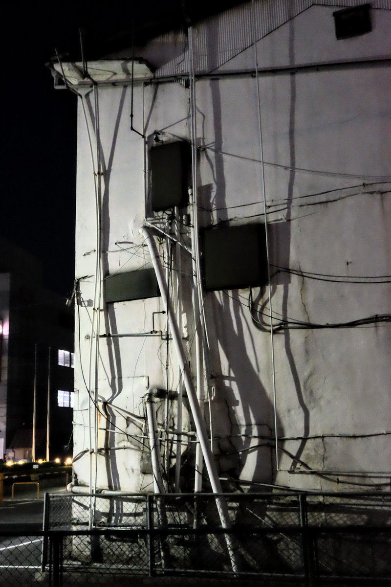 パイプは血管で電線は神経ってカンジ