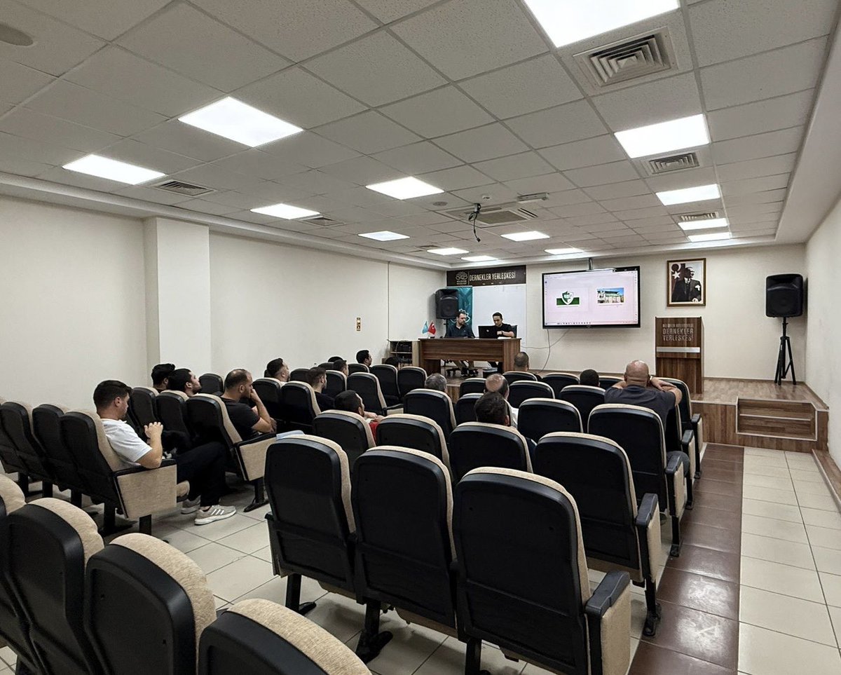 Dernek üyelerimizle bir araya gelerek geçtiğimiz dönem derneğimizin mali raporları hakkında sunum gerçekleştirdik, geçmiş yılın değerlendirmesini yaptık ve önümüzdeki dönemdeki projelerimiz hakkında istişarelerde bulunduk.