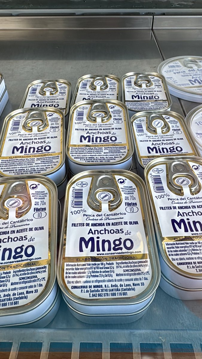 ConservasDMingo's tweet image. Os apetece un 1/4 Club?? En nuestra tienda de la fábrica aún nos quedan!! 🐟🌟😋 !!