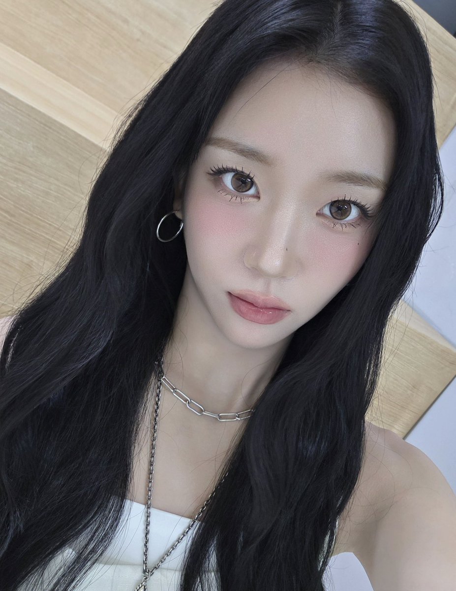 stayc sumin pics tweet media