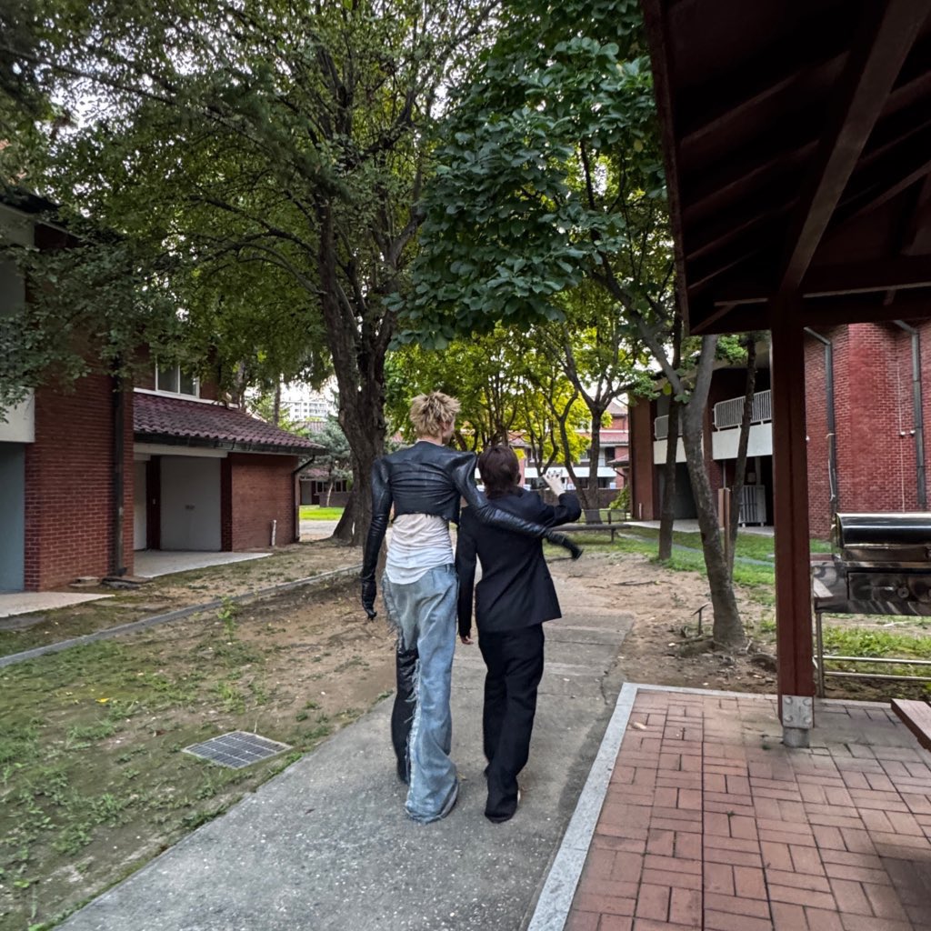 vvniverse ✿ (@decemberwishisu) on Twitter photo 