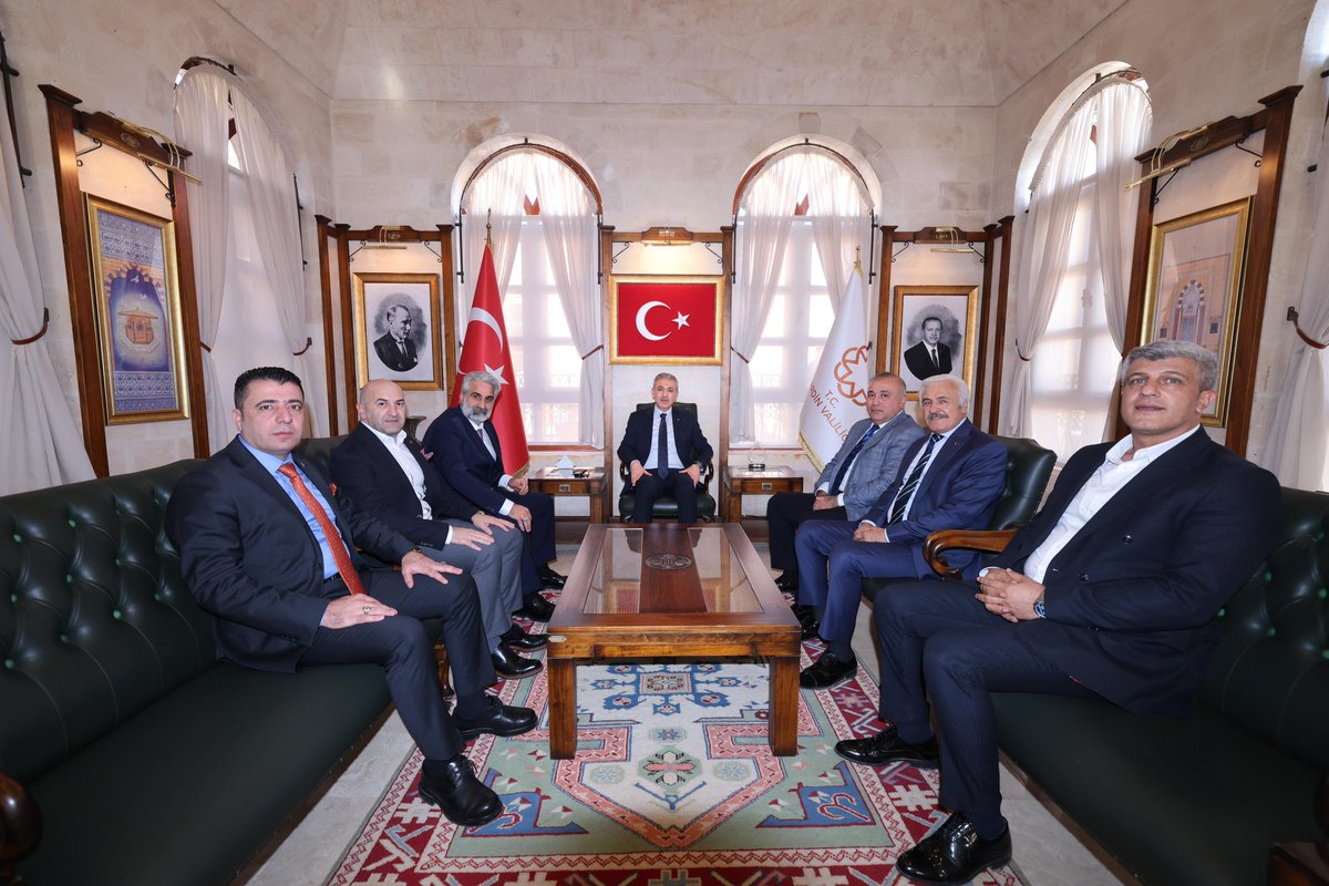 Mardin_Valiligi's tweet photo. Valimiz Sayın @tuncay_akkoyun ;
➡️ MHP MYK Üyeleri Sayın Umut Bağlı ve Sayın Metin Keskin, Merkez Disiplin Kurulu Başkan Vekili Sayın Ahmet Korhan Mastı, MHP Mardin İl Başkanı Sayın Ferhan Bozkuş, Anadolu Güvenlik Korucuları Şehit Gazi Aileleri Federasyonu Batman İl Başkanı Sayın Esat Ekremoğlu, MHP Mardin Yönetim Kurulu Üyesi Mehmet Bozkuş’u Tarihi Valilik Binasında ağırladı.

@iletisim 
@TC_icisleri