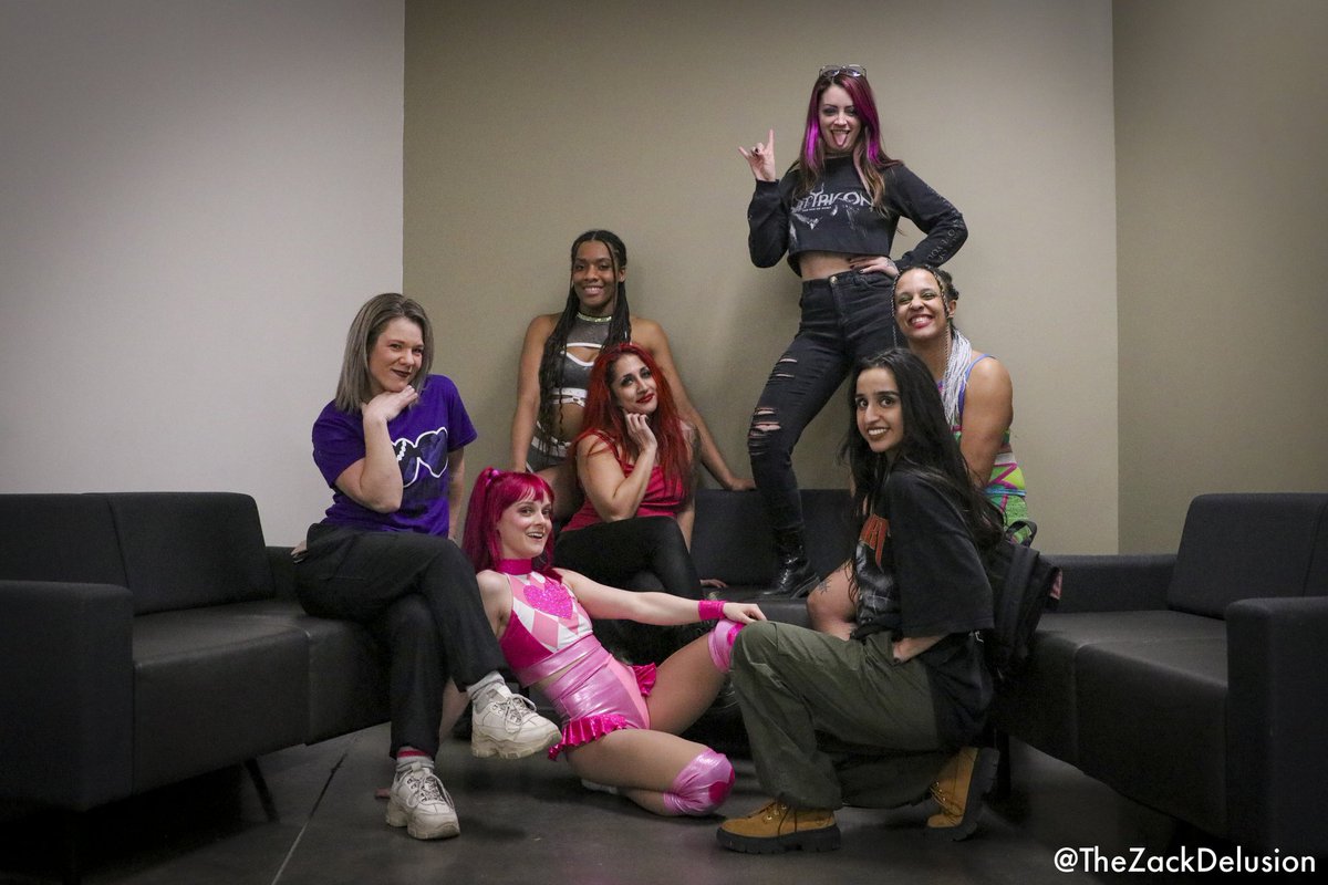 #throwbackthursday to some of the women from <a href="/C4Wrestling/">C*4 🍁</a> all women's show. 

Some of my favorite people.

Hope to do this again 💖 👿

📷 <a href="/TheZackDelusion/">Zack Yarymowich</a>