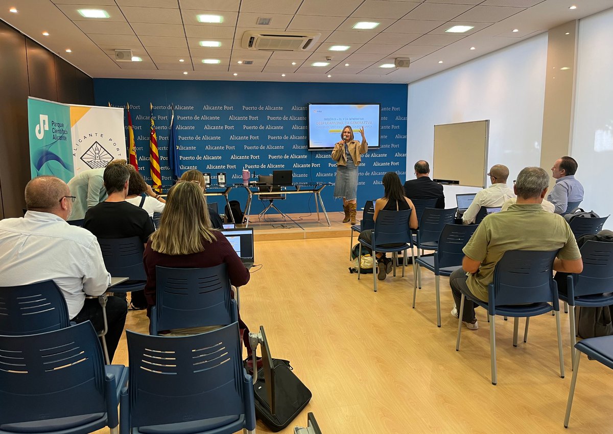 Cloud_Levante's tweet image. Yesterday we concluded the three-session series on #AI in #PortLogistics 🤖 🚢

✅ Practical cases + tools + real AI to make better decisions—and know when to apply it and when not to.