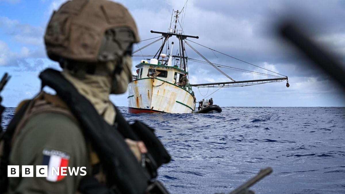 BBCAfrica's tweet image. The French navy has seized nearly 10 tonnes of cocaine, worth $610m (£540m) off the coast of West Africa, French authorities have said.

Two French naval vessels intercepted the enormous cocaine haul from an unflagged fishing vessel on Monday.

 bbc.in/429q4i9