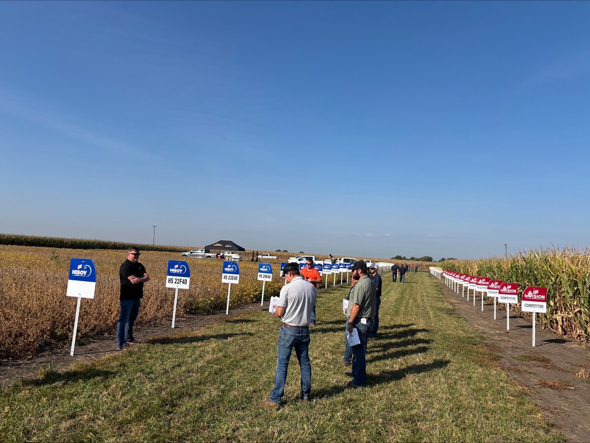 FSCooperatives's tweet image. We&apos;re excited to see #FSInVISION and #FSHiSOY performing in your fields this season! Share your results and tag us—we want to see your harvest. #harvest25