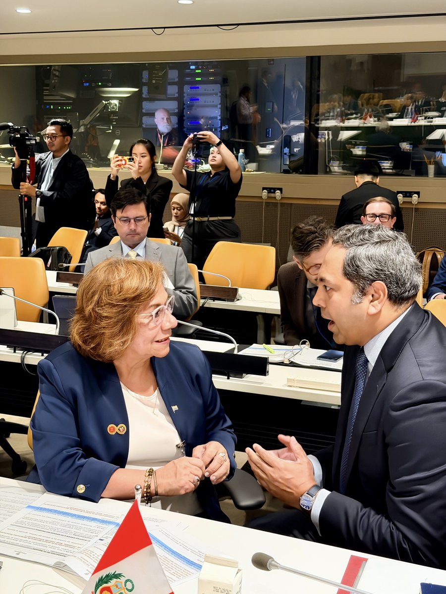 Pleased to meet <a href="/ryvillavicencio/">Yolanda Villavicencio Mapy</a>, Minister of Foreign Affairs of #Colombia, on the sidelines of #UNGA in #NewYork. We discussed geopolitical issues in #LatinAmerica, opportunities for private sector #investment and scope for a high-level business summit in #Bogotá. #GSPLeadership