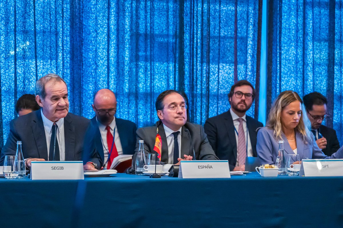 José Manuel Albares tweet media