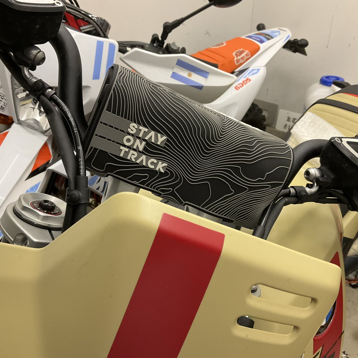 KTM819O4's tweet image. #XGRIP #ToolBox #KTM用車載工具 #機能的なものは美しい  #うさぎまよさんありがとう
