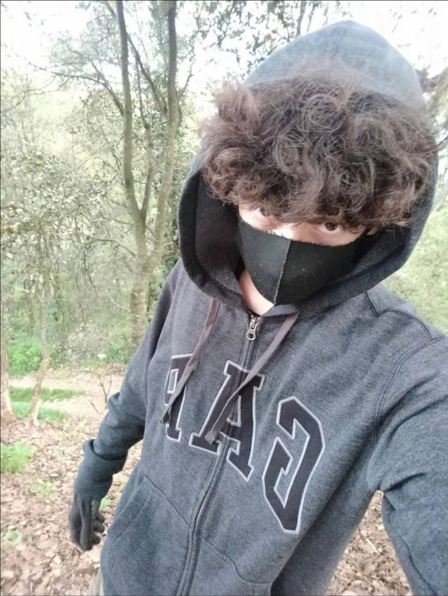 raytep's tweet image. El asesino del CCH se inspiró en un incel gringo
 *Su plan era asesinar a 6; mató a uno
*Tras el ataque se quitaría la vida
*Se lanzó de un edificio y rompió las piernas 
*En grupo de incels en redes sabían su plan
*Elliot Rodger fue su inspiración 
#cchsur #unam #asesino