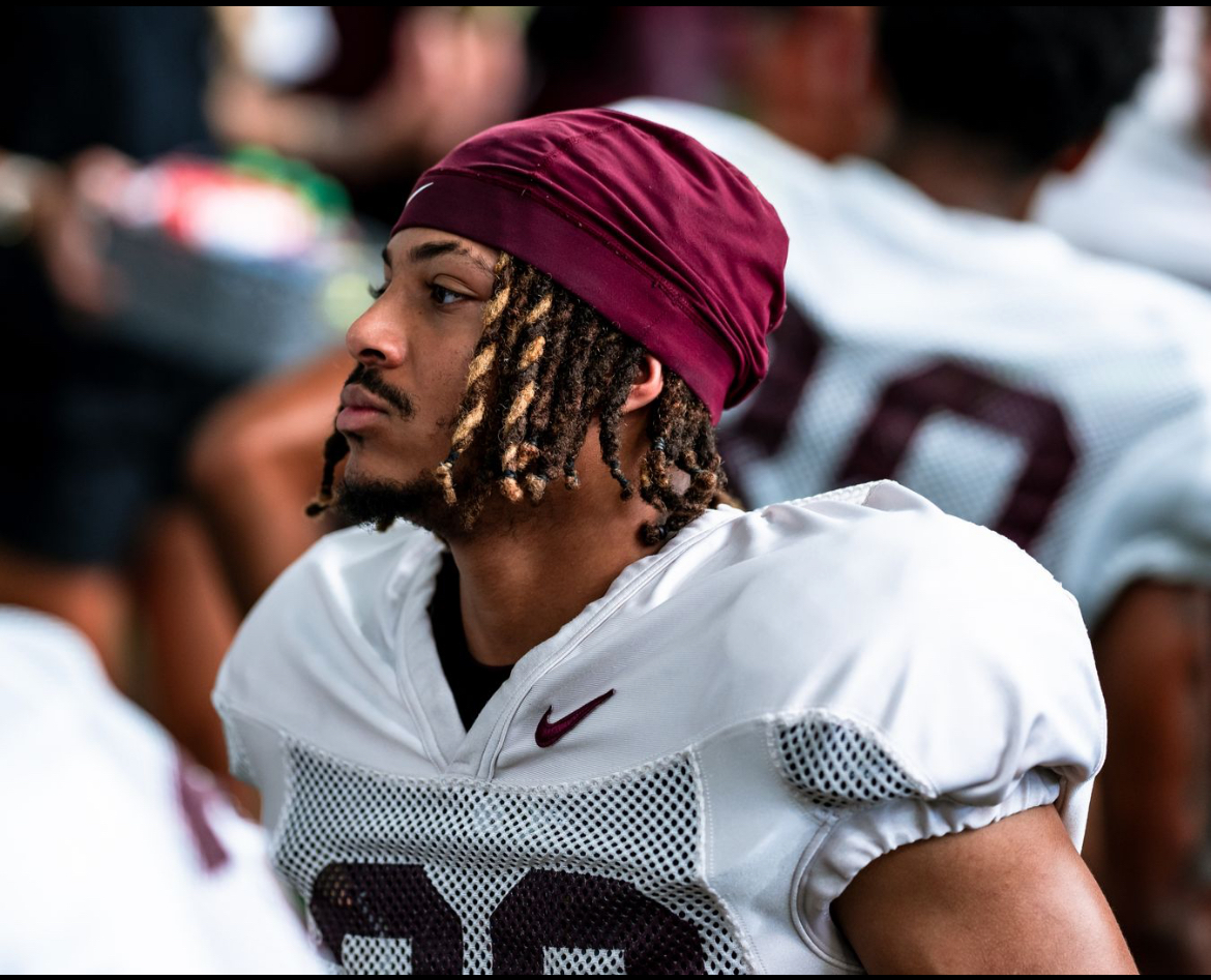 Coaches check out <a href="/exprepfootball/">Ex Prep Football</a> #4 <a href="/tydrezclements/">𝘛𝘺’𝘋𝘳𝘦𝘻 “𝟱”𝘊𝘭𝘦𝘮𝘦𝘯𝘵𝘴🤾🏽‍♂️</a> 
HT: 5'8   WT: 175
HS: Bluefield HS, VA / Virginia Tech
GPA: 3.4
Phone #: 304-922-5983
Years of Eligibility: 4
Hudl: hudl.com/profile/147036…
Clements is a former D1 RB who is looking to make his way back. He is a dynamic runner