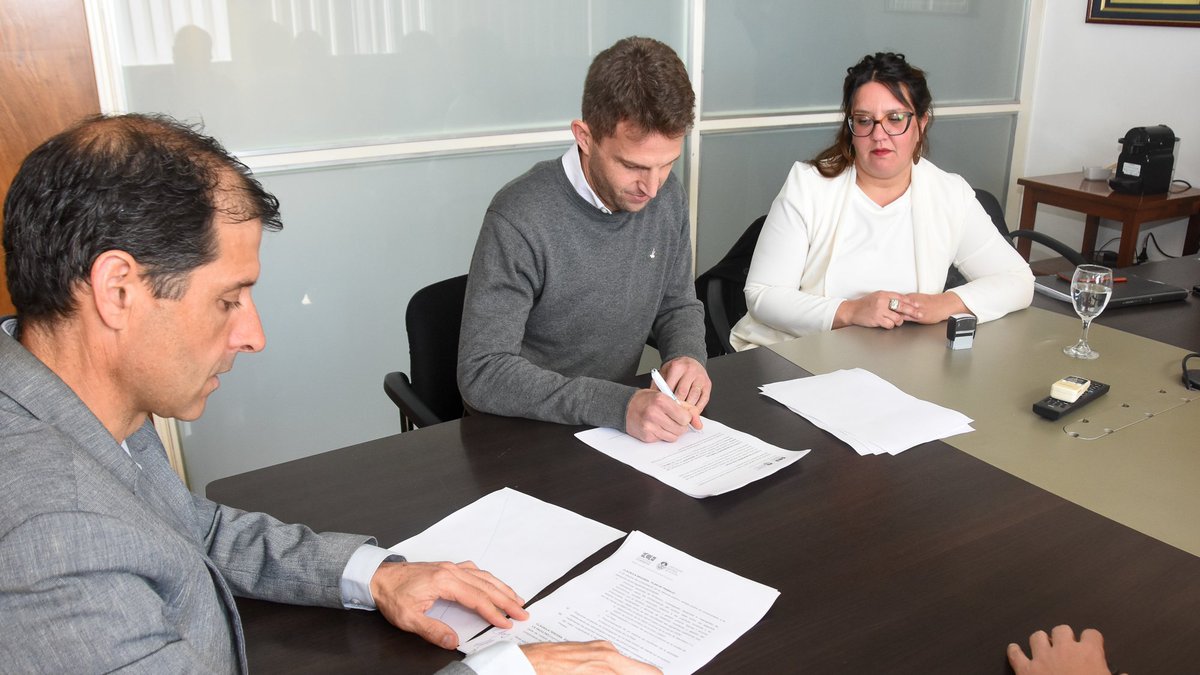 Se firmó un convenio entre nuestro @IITurismo y <a href="/TurismoMLP/">Turismo La Plata</a> con el propósito de promover acciones de formación, investigación, desarrollo e intercambio de información sobre las problemáticas del Turismo✍️
👉Más información: econo.unlp.edu.ar/facultad/conve…