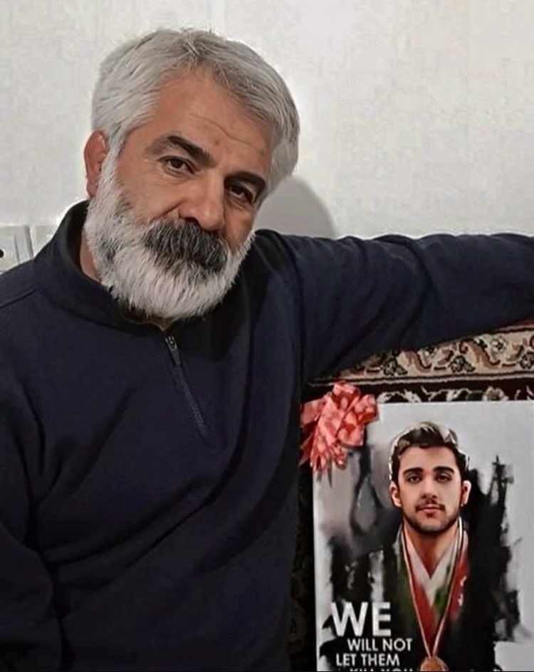 پسرش رو با دست‌فروشی بزرگ کرده بود…
#ماشالله_کرمی 
#محمدمهدی_کرمی
