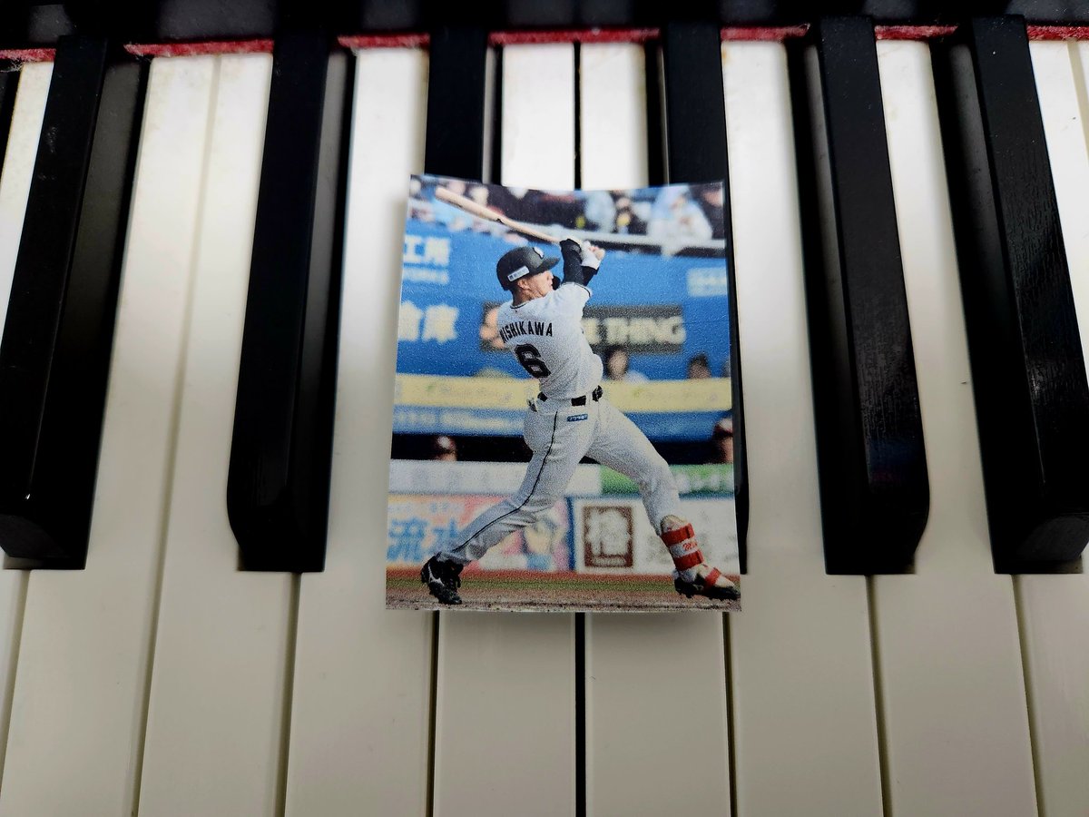 よっしゃ！
●B4-6M○/55-79-3⑥
マリーンズ
逃げ切って4連勝！
ヴォス選手ナイス
5ヶ月ぶりの勝ち星！
西川選手ナイス
2点タイムリー！
横山選手ナイスセーブ！
そしてソト選手！
ナイス先制3点タイムリー
ツーベース！
しかし最下位確定…
こんなに良い選手
たくさんいるのだ
戦力は足りてたはずだ！