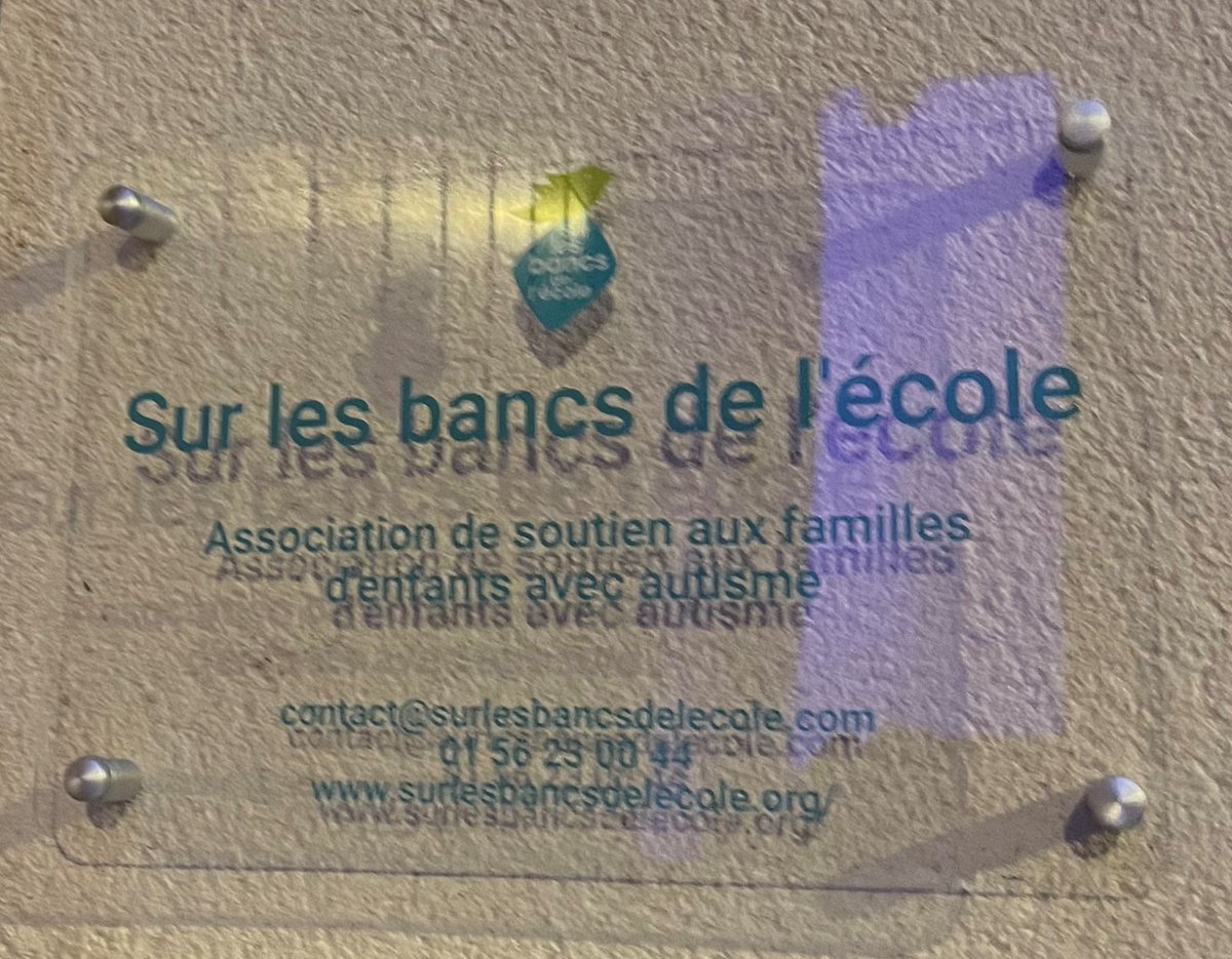 Diane LARUE-NICOUE (@dnicoue) on Twitter photo 🏠💙Hier, Sur les bancs de l'école inaugurait ses nouveaux locaux : La Maison de Ted. Lieu unique pour les jeunes avec #autisme qui regroupe accompagnement scolaire et professionnels de santé.
La <a href="/FondationOrange/">FondationOrange</a> soutient l'association pour l'insertion professionnelle des jeunes. 🏠💙Hier, Sur les bancs de l'école inaugurait ses nouveaux locaux : La Maison de Ted. Lieu unique pour les jeunes avec #autisme qui regroupe accompagnement scolaire et professionnels de santé.
La <a href="/FondationOrange/">FondationOrange</a> soutient l'association pour l'insertion professionnelle des jeunes.