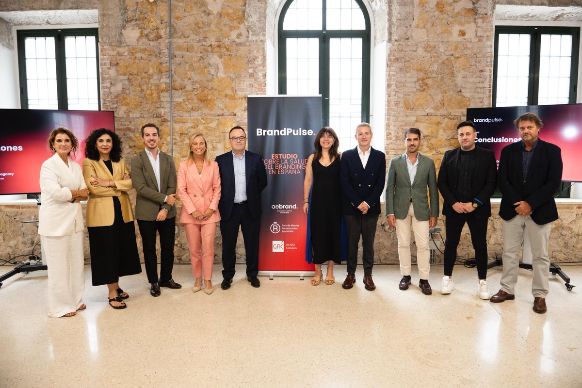 🎙️Nuestra directora Reyes Samper representó ayer a ADIMUR en la presentación del Estudio 𝗕𝗿𝗮𝗻𝗱𝗣𝘂𝗹𝘀𝗲𝟮𝟬𝟮𝟰, una cita organizada por <a href="/BangBranding/">Bang. Branding</a>.

El estudio ha sido elaborado por <a href="/GfK_Spain/">GfK España | Una empresa NielsenIQ (NIQ)</a> y promovido por <a href="/AebrandORG/">AEBRAND | Asociación Española de Branding</a> y  <a href="/BrandsofSpain/">Foro de Marcas Renombradas Españolas</a>

🔗bit.ly/4nefAGG