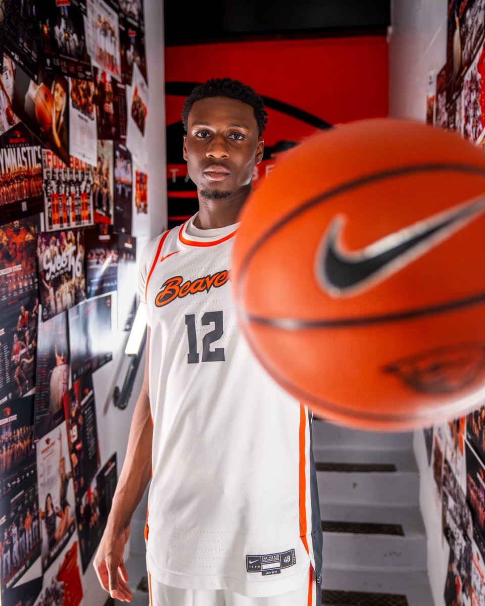 Spencer Newell (@spencernewelldj) on Twitter photo New backstory feature is up on <a href="/BeaverBlitz/">BeaverBlitz</a>. Get to know new Australian <a href="/BeaverMBB/">Oregon State Hoops</a> power forward <a href="/StephenOlowoni3/">Stephen Olowoniyi</a>. Spoiler alert…he loves playing defense
247sports.com/college/oregon… New backstory feature is up on <a href="/BeaverBlitz/">BeaverBlitz</a>. Get to know new Australian <a href="/BeaverMBB/">Oregon State Hoops</a> power forward <a href="/StephenOlowoni3/">Stephen Olowoniyi</a>. Spoiler alert…he loves playing defense
247sports.com/college/oregon…
