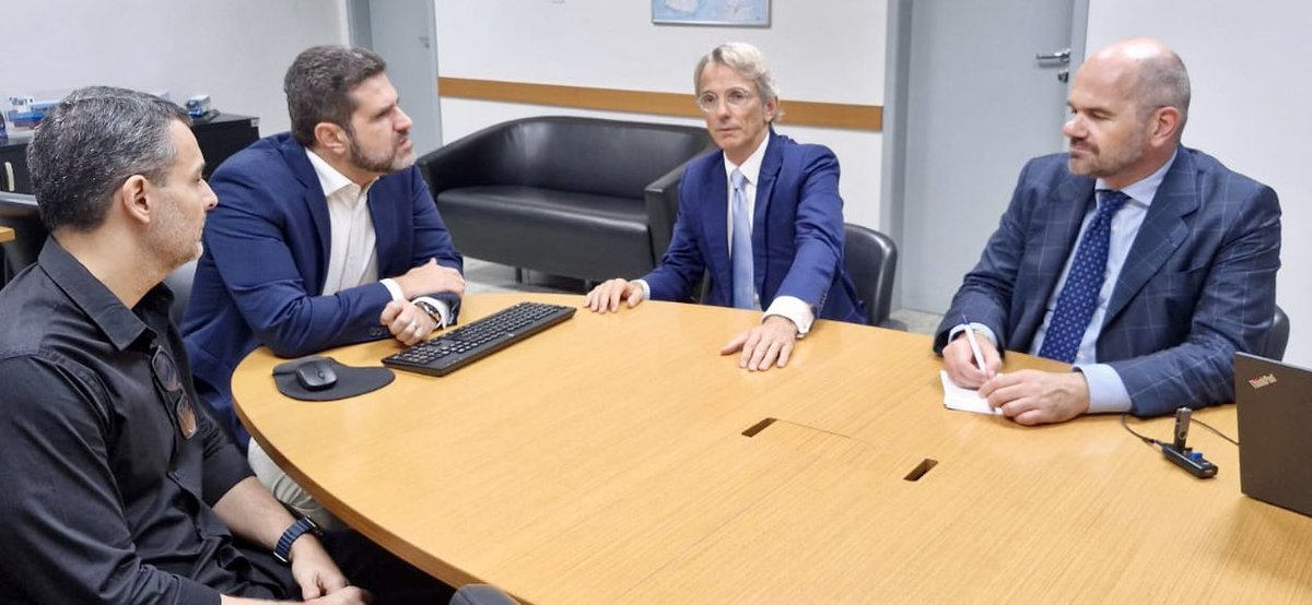 Foi um prazer me encontrar com Fabio Damasceno, Secretário de mobilidade e infraestrutura do Espírito Santo, durante minha visita ao estado. Acompanhado do Cônsul-geral do Rio de Janeiro, <a href="/TallonEric1/">Eric Tallon</a> , conversamos  sobre o Programa de Mobilidade Metropolitana (PMM).