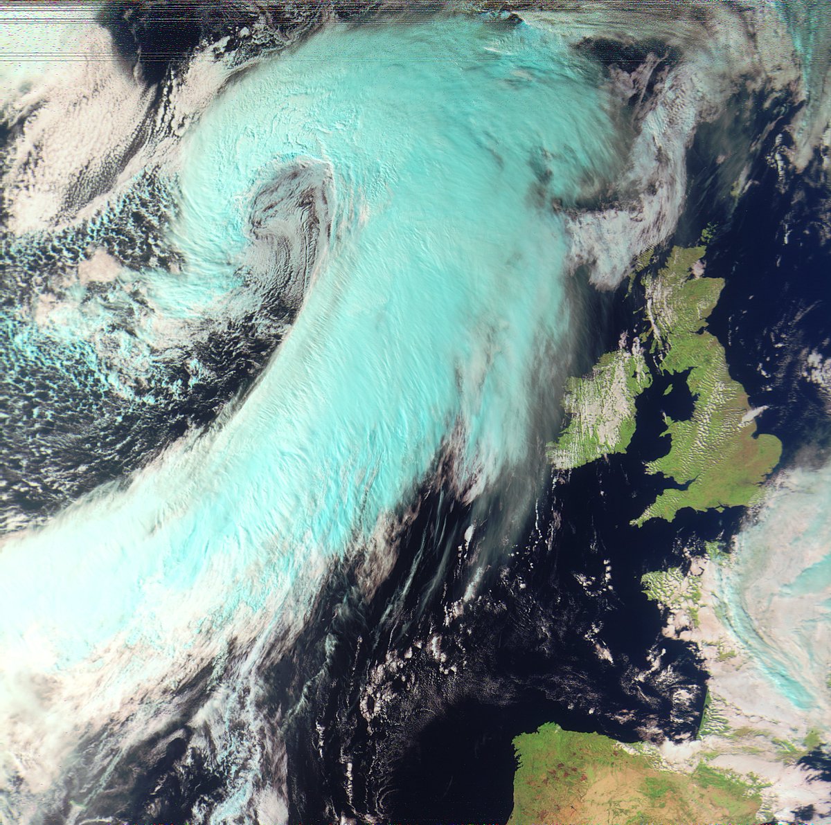 Rommelaar12's tweet image. West pass of the Meteor MN 2-4 hrpt with England in the sunshine 25-09-2025